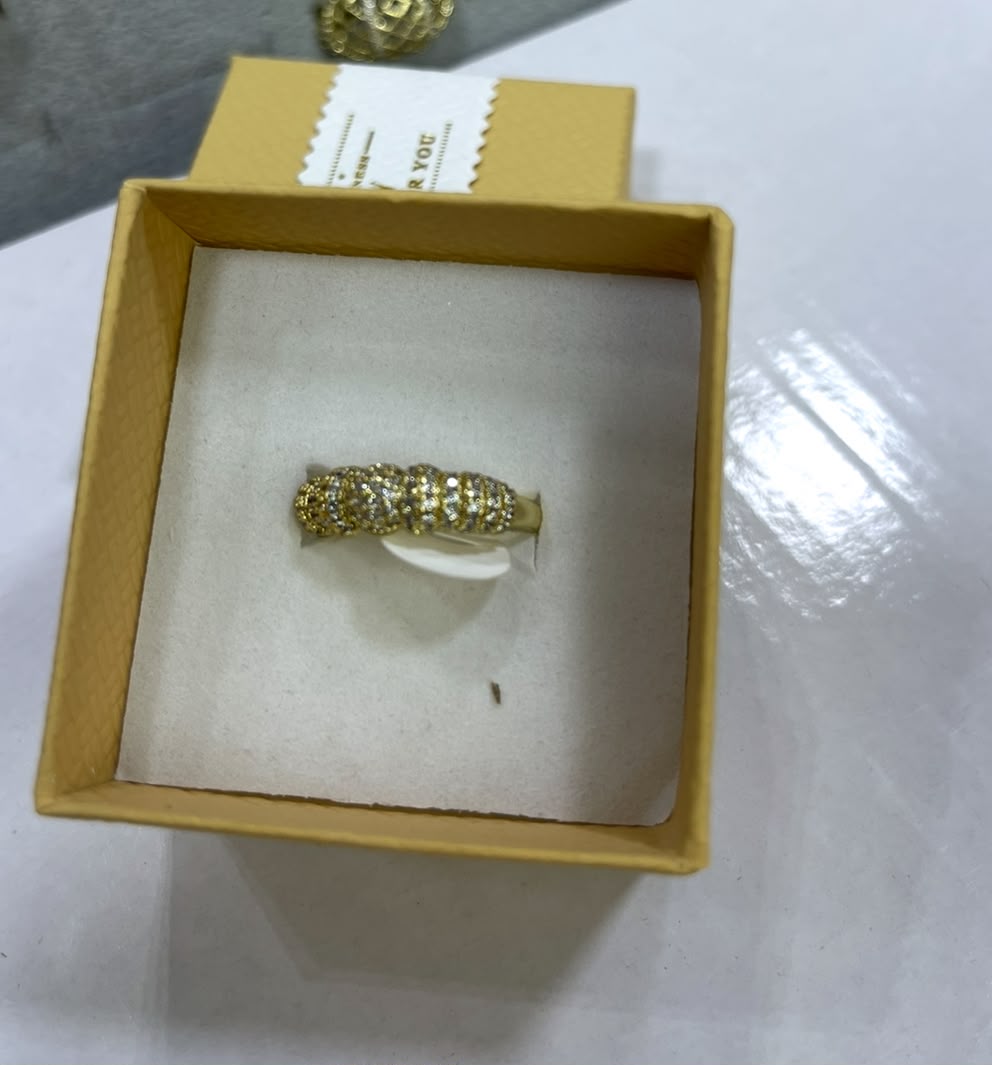 Bague Élégante en Plaqué Or avec Zircons