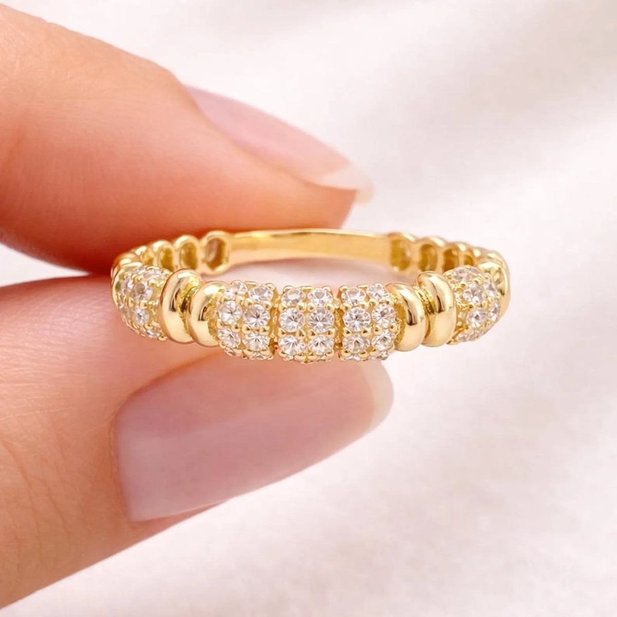 Bague Élégante en Plaqué Or avec Zircons